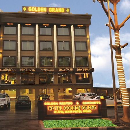 Hotel Golden Grand Δελχί Εξωτερικό φωτογραφία