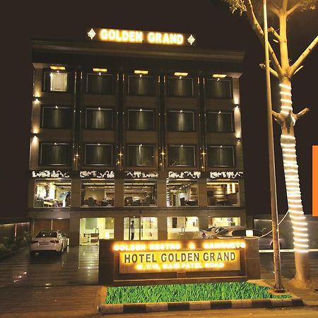 Hotel Golden Grand Δελχί Εξωτερικό φωτογραφία
