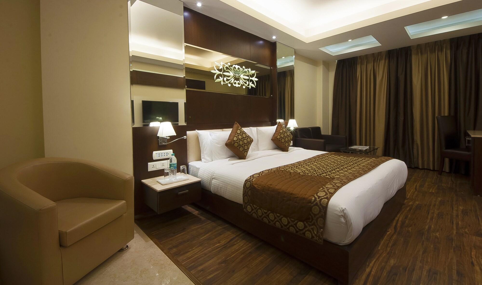 Hotel Golden Grand Δελχί Εξωτερικό φωτογραφία