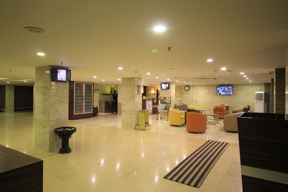 Hotel Golden Grand Δελχί Εξωτερικό φωτογραφία