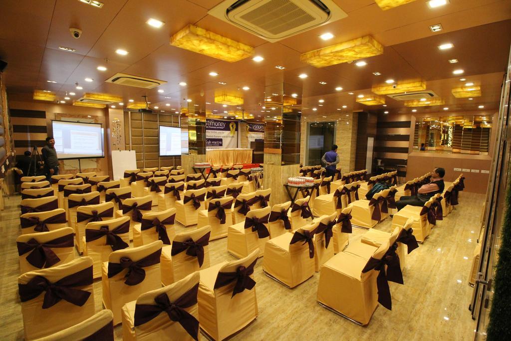 Hotel Golden Grand Δελχί Εξωτερικό φωτογραφία