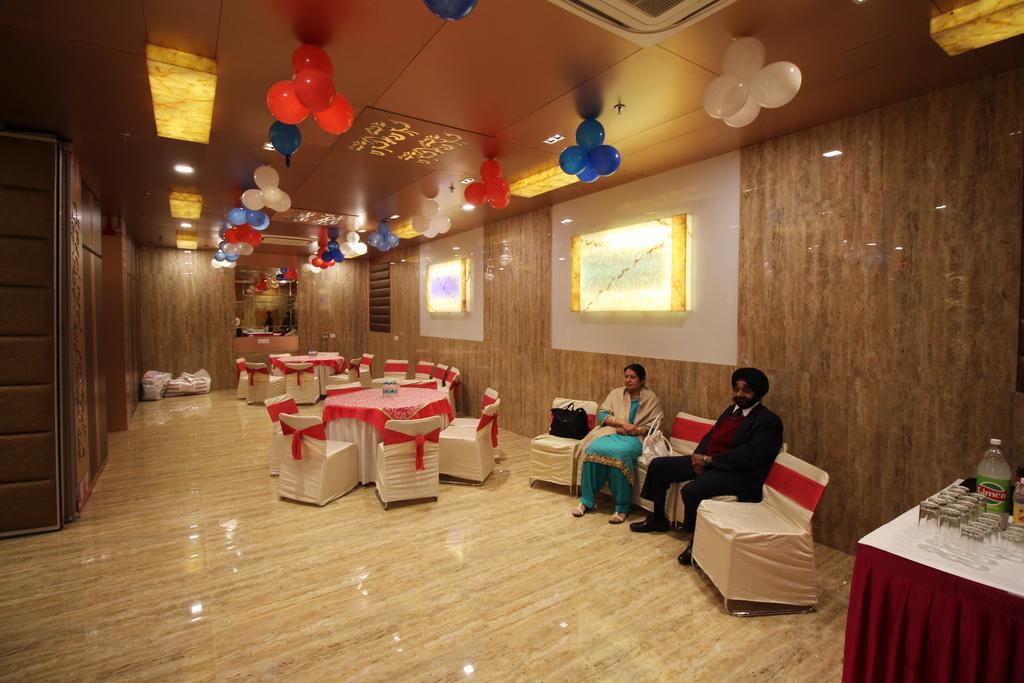 Hotel Golden Grand Δελχί Εξωτερικό φωτογραφία