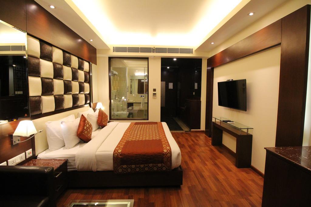Hotel Golden Grand Δελχί Εξωτερικό φωτογραφία