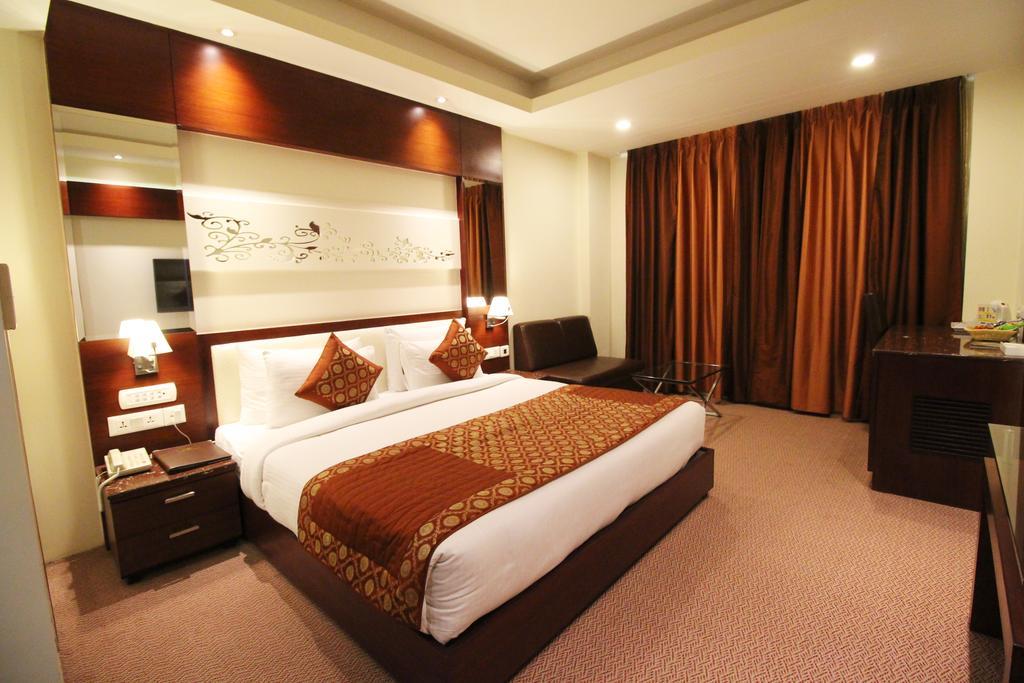 Hotel Golden Grand Δελχί Εξωτερικό φωτογραφία