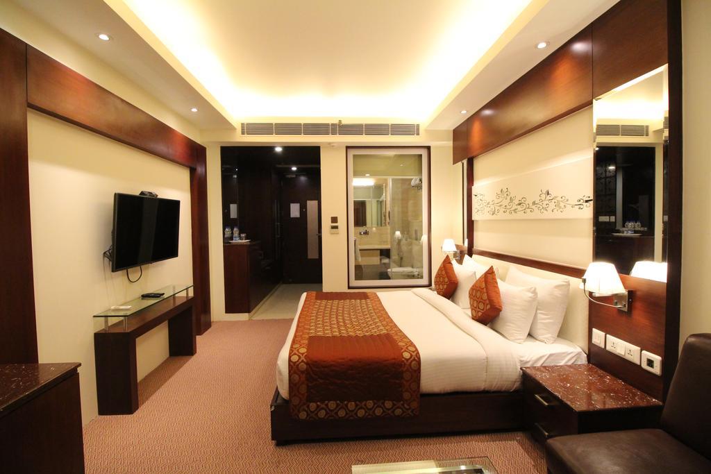 Hotel Golden Grand Δελχί Εξωτερικό φωτογραφία