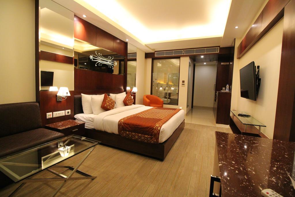 Hotel Golden Grand Δελχί Εξωτερικό φωτογραφία
