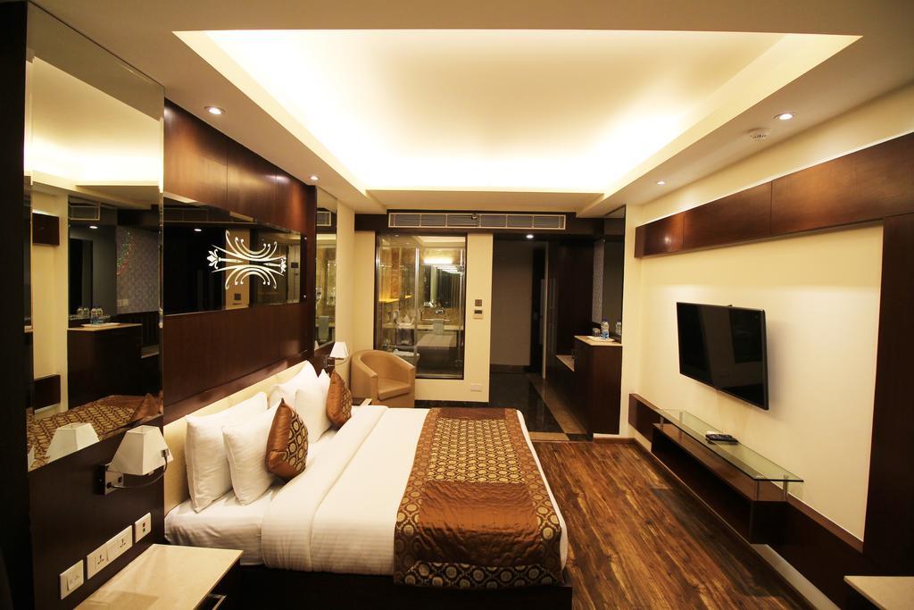 Hotel Golden Grand Δελχί Εξωτερικό φωτογραφία