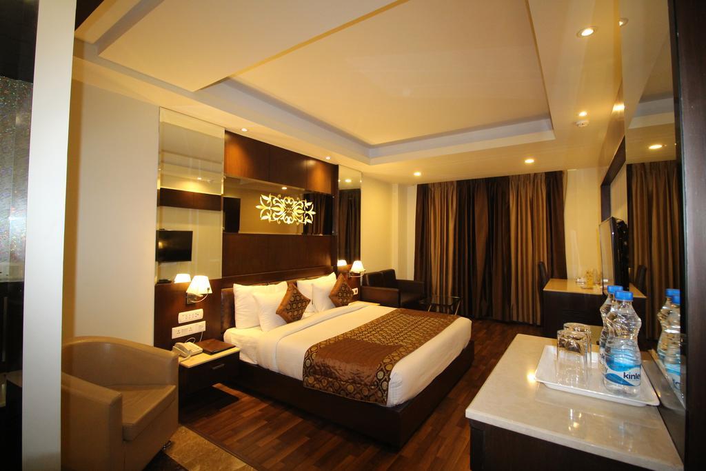 Hotel Golden Grand Δελχί Εξωτερικό φωτογραφία