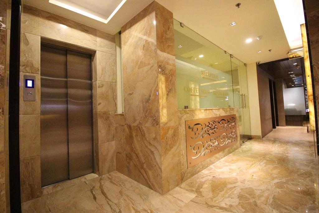 Hotel Golden Grand Δελχί Εξωτερικό φωτογραφία