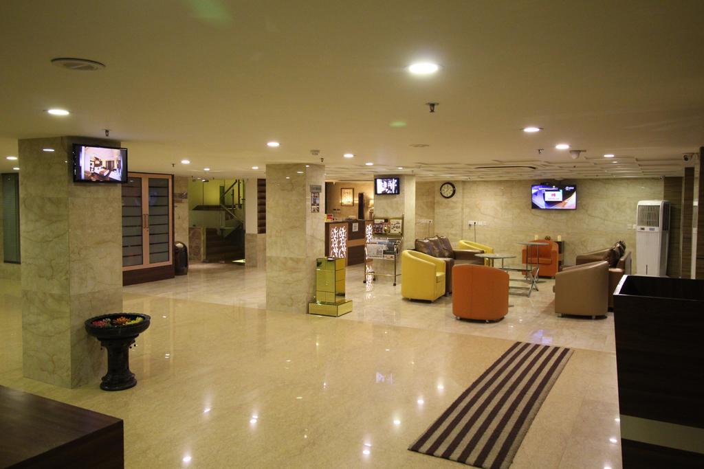 Hotel Golden Grand Δελχί Εξωτερικό φωτογραφία
