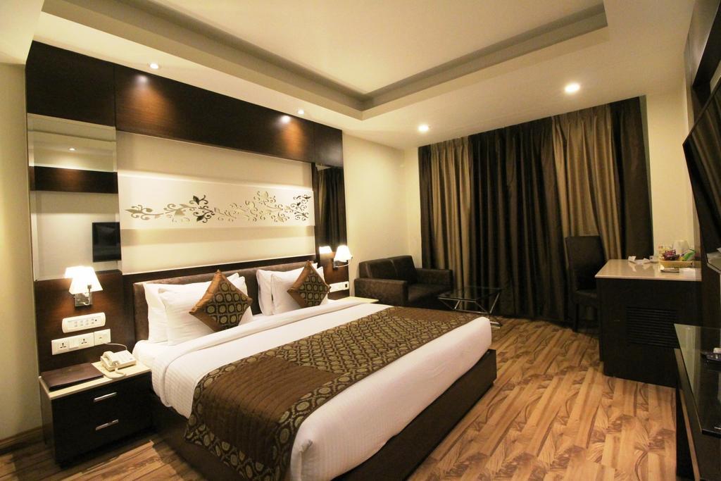 Hotel Golden Grand Δελχί Εξωτερικό φωτογραφία